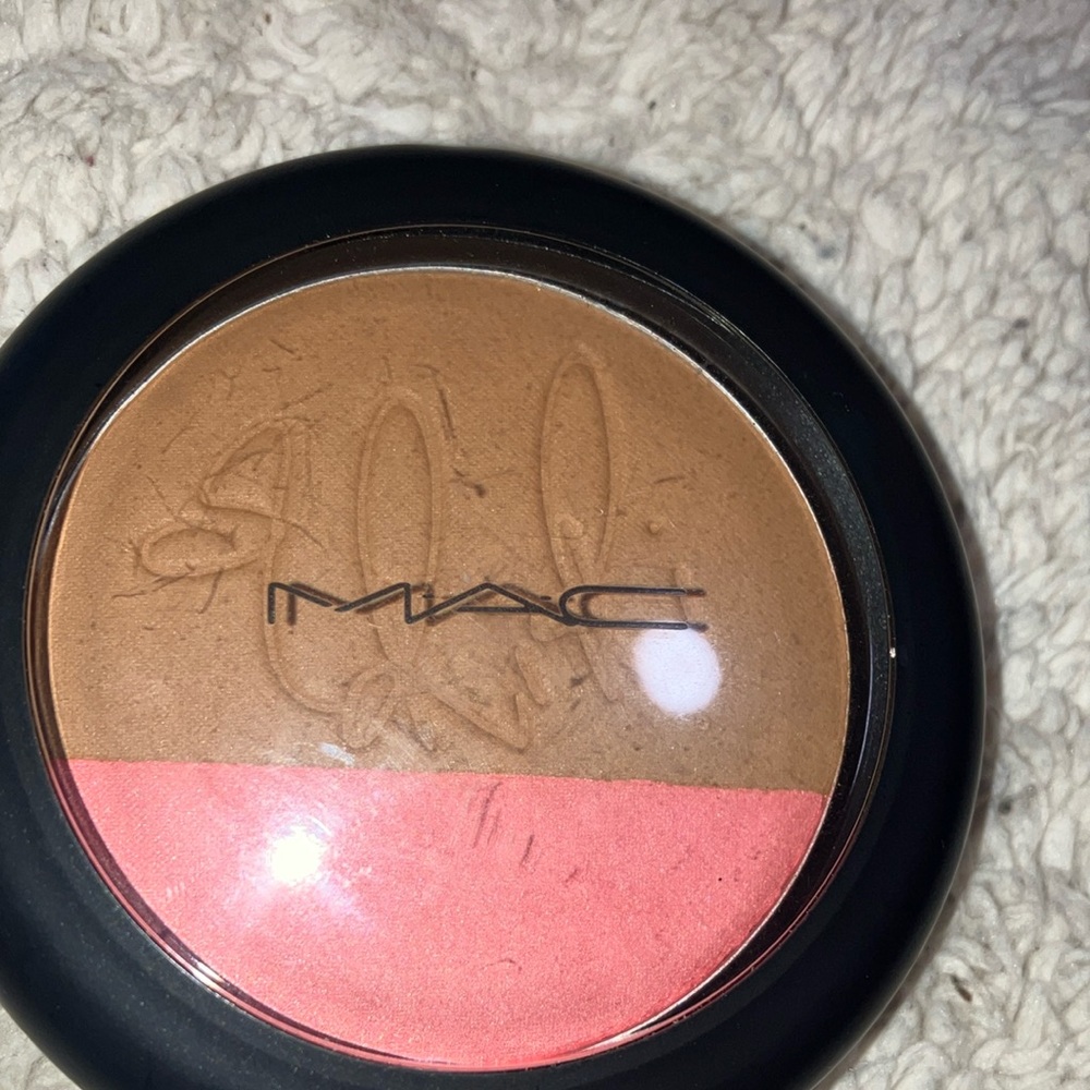 MAC X RiRi - Picture 6 of 7